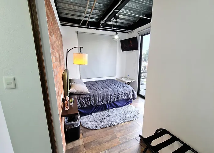 Pensión R07 At Itesm Cem Full Services, Shared-kitchen, Fridge ,laundry, Smart Tv, Parking, Balcony